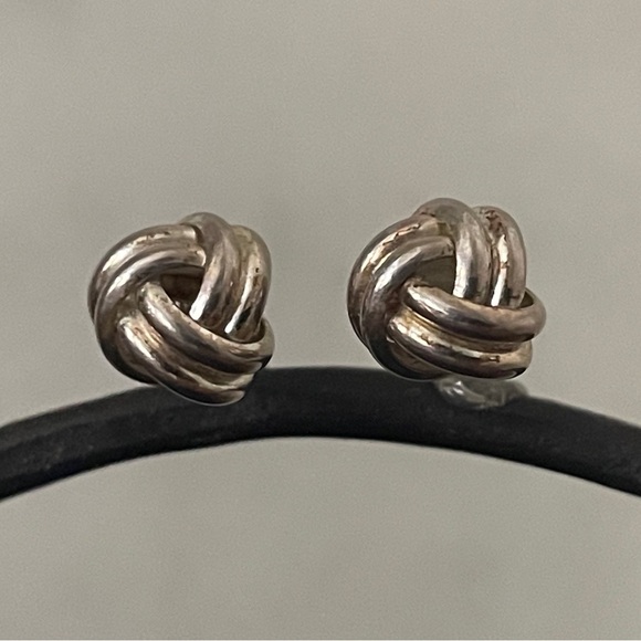 Love knot post earrings. - Picture 4 of 7